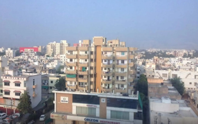 Royal Orchid Central, Vadodara