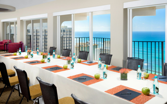 Hilton Waikiki Beach Resort & Spa