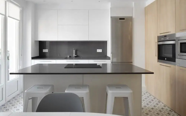 Larroka Apartment by FeelFree Rentals