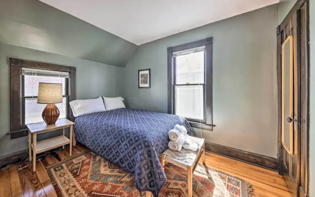 Newly Renovated Home Close to Dtwn Lawrence!