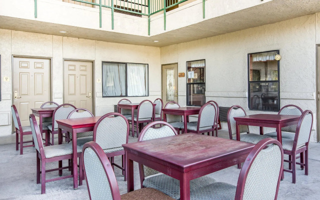 The Oakhurst Inn at Yosemite