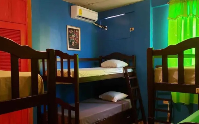 Hostal Guacamayos