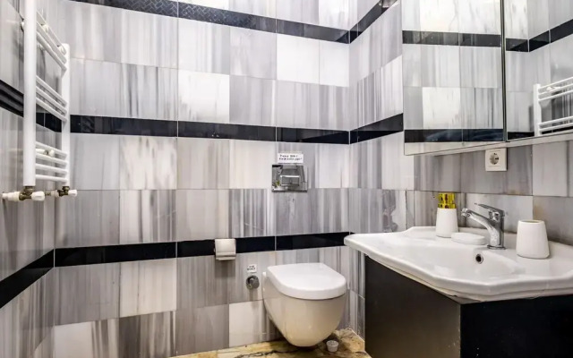 Stylish Flat With Excellent Location in Beyoglu