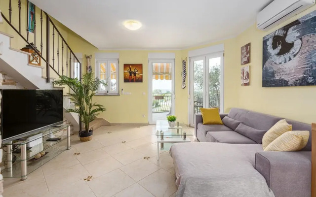 Nice Apartment in Porec With 2 Bedrooms and Wifi