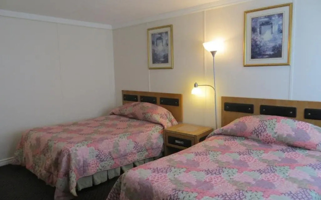 Peterboro Express Inn