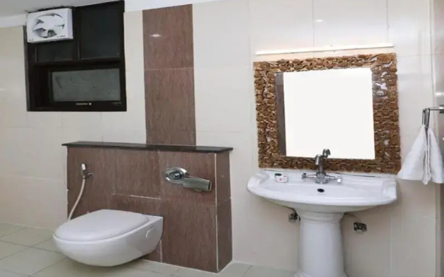 New Hotel Rajwada By WB Inn
