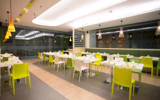 Zest Jemursari by Swiss-Belhotel International