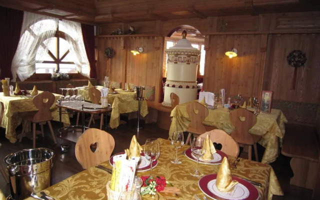 Tevini Dolomites Charming Hotel