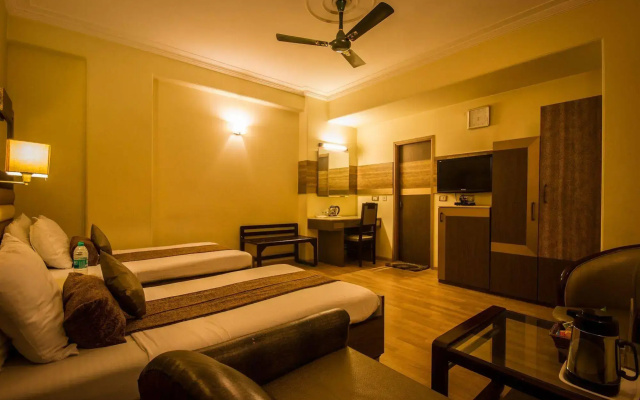 The Sun Court  Yatri