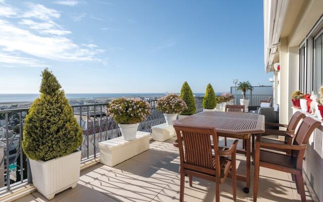Elegant Apartment in Nice With Swimming Pool
