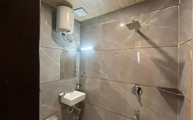 FabHotel Prakash