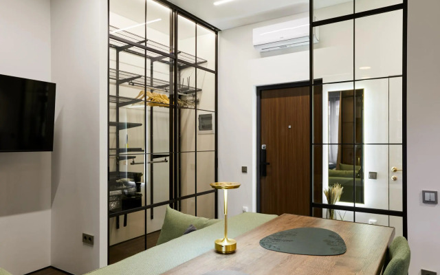 С.утками на улице Благодатной