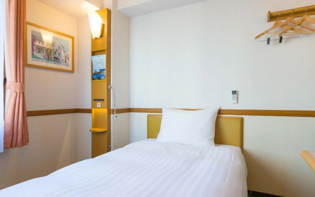 Toyoko Inn Osaka Tsuruhashi Ekimae
