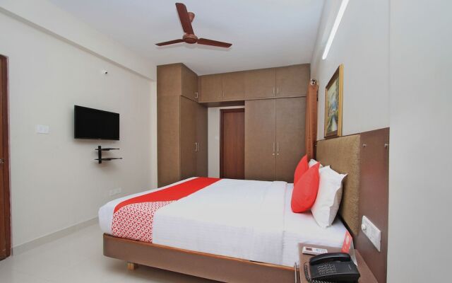 OYO 10379 Hotel Varcity Sapphire