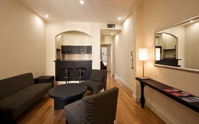 Rhome Terminal Suite & Apartment