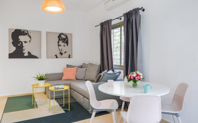 Modern 2 Bdr Spacious Apartment