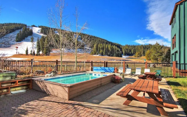 Beautiful Condo, Ski Out Your Back Door - FP202 by RedAwning