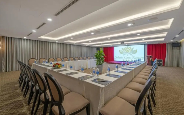 Golden Lotus Luxury Hotel Da Nang