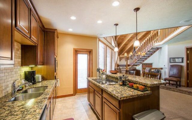 Pinnacle by Lespri Management