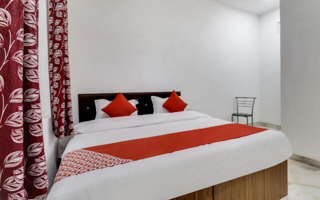 OYO 64864 Hotel Rj18