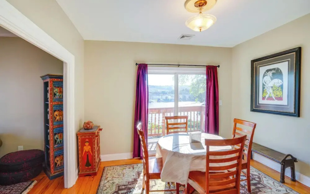 Canal-front Waterford Apartment on Hudson River