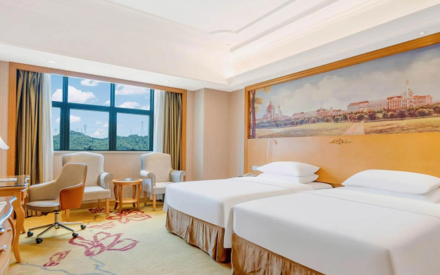 Vienna International Hotel – Guest Rooms – Shenzhen