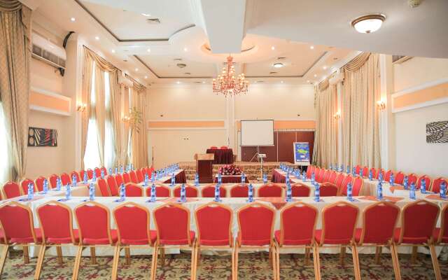 Swiss Inn Nexus Hotel