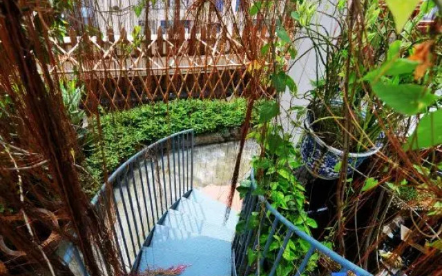 Yinjia Hotel