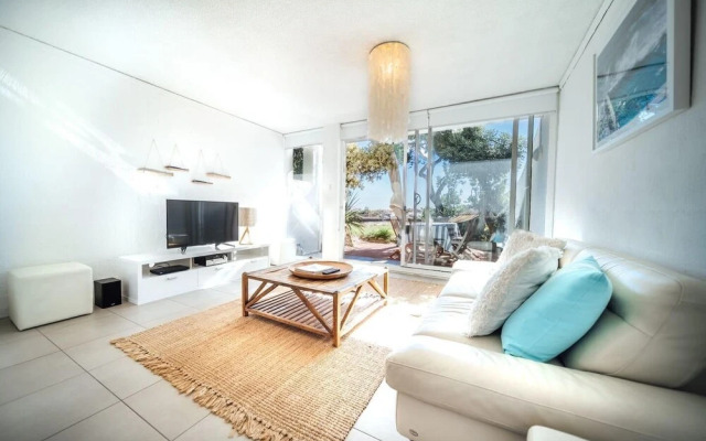 Sentosa at Semaphore Park-beachside Living