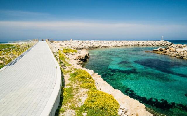 Spacious Three-Bedroom Apartment with Sea View A2