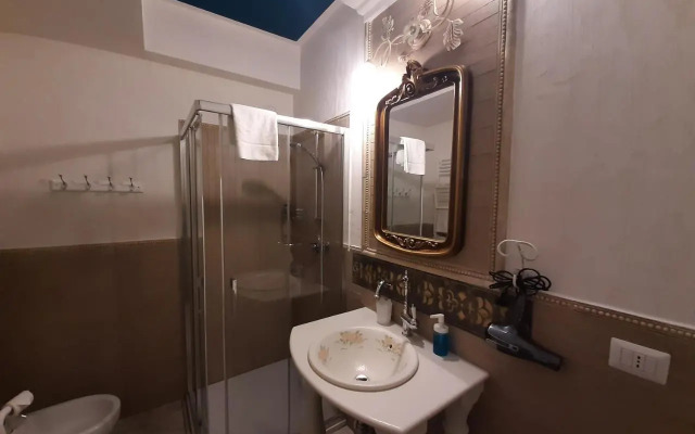 Suites Train Station Mestre Apartment    (No Front Desk Need To Contact Property 5  Days In Advance)
