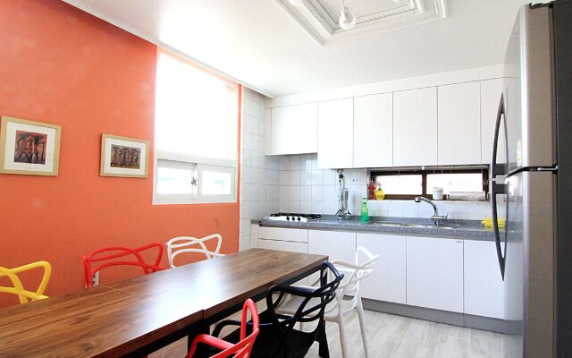 Kang's Apartments in Central Seoul
