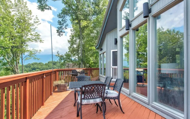 Birdsong by Jackson Mountain Rentals