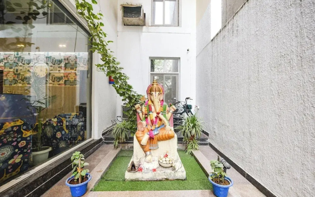 Fabhotel Pooja Residency