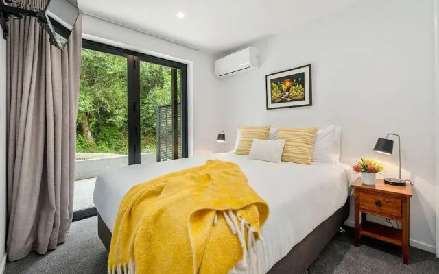 Bright, Modern, Plush - Brand New Townhouse