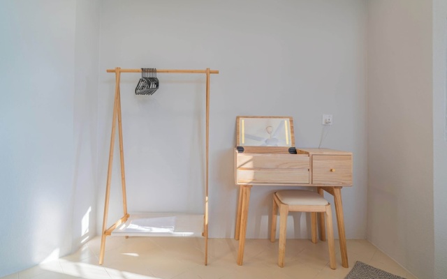 Stylish 3BR Stay Near Gurney Drive, Free Parking – Guest Rooms – George Town