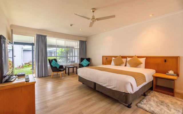 Paradise Hotel And Resort