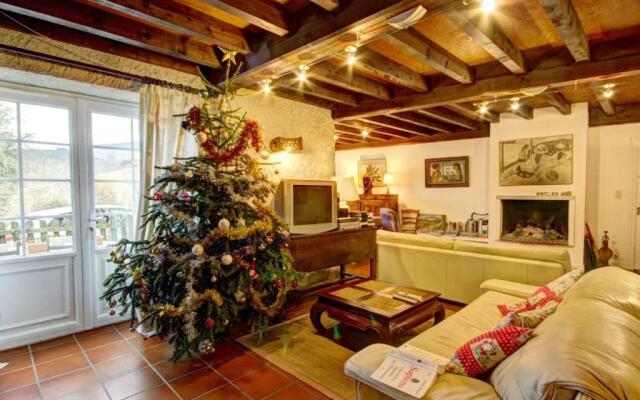 Gîte Saint-Alban-les-Eaux, 7 pièces, 10 personnes - FR-1-496-95