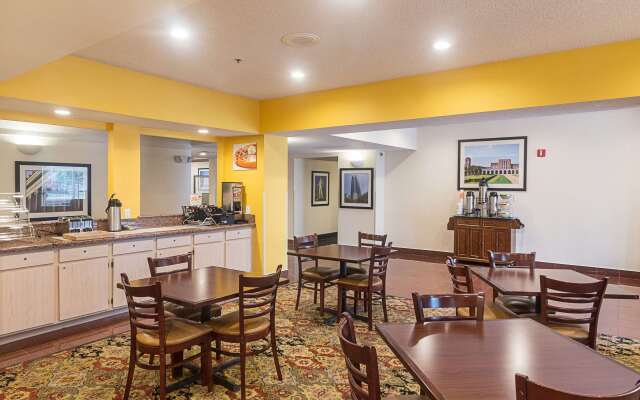 Quality Inn & Suites West Chase