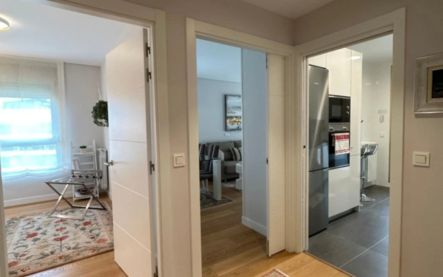 A estrenar amplio con piscina y parking