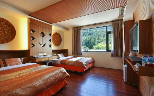 Sun Moon Lake ItaThao Vacation Inn with Elevator