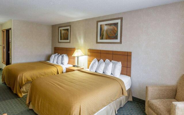 Quality Inn at Collins Road - Cedar Rapids