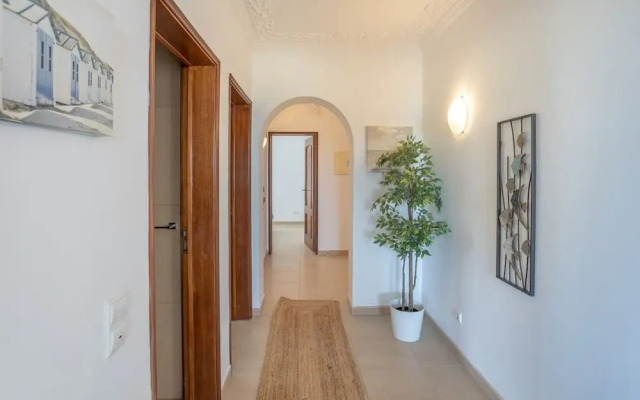 10 Marinha Two Bed Apt At Award Wining Beach