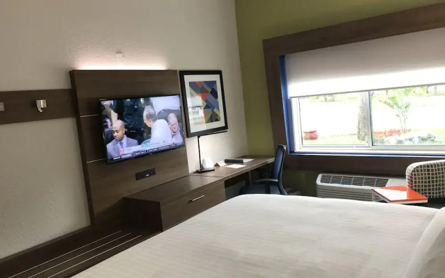 Holiday Inn Express Naples South - I-75