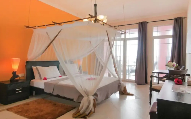 Beautiful Secluded 8 Bedroom Beach Villa With Pool