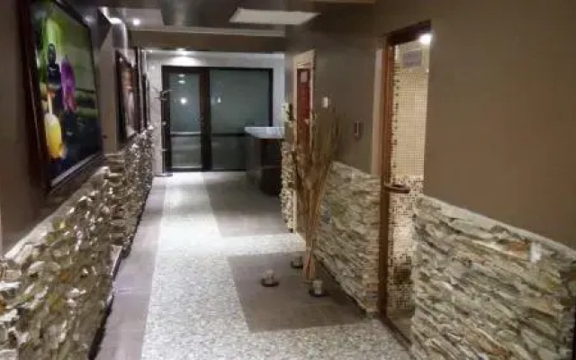 Einstein House & Spa