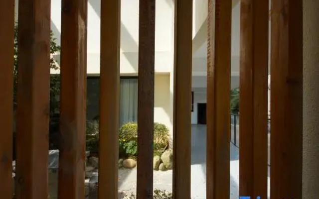 Ya'an Bifeng house