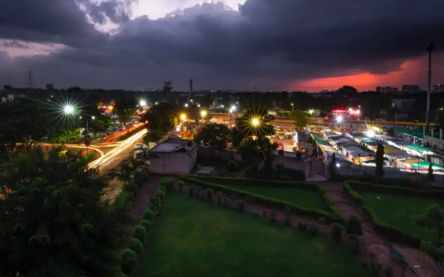 Hotel Shrimad Residency