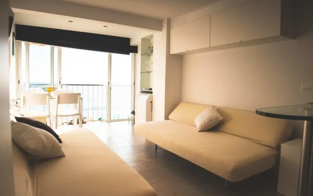 Cozy Loft in Front of the Sea