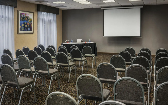 Holiday Inn Express Hotel and Suites Laurel by IHG